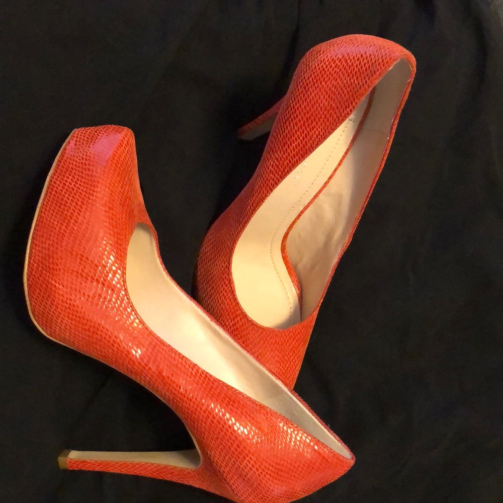 BCBG small platform sexy heels